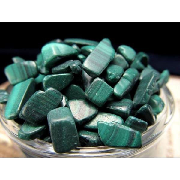 マラカイト さざれ 1袋約100g 粒約5mm-12mm 鮮やかグリーン 邪気をはね返すパワー 孔雀...