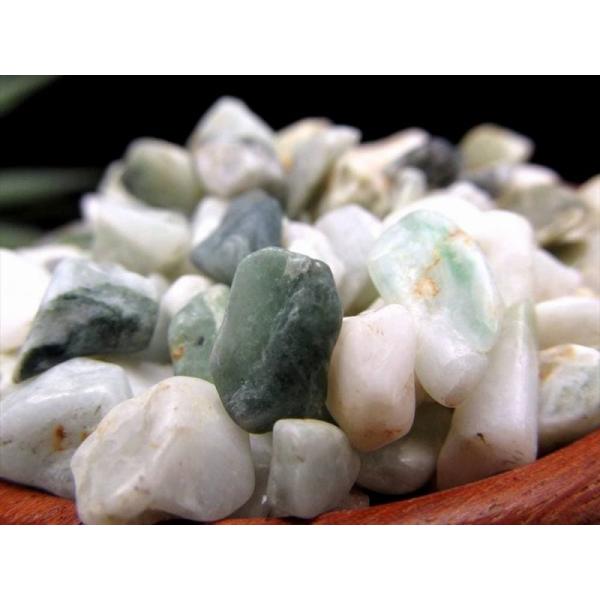 小粒タイプ 糸魚川翡翠 硬玉 さざれ石 約50g入り粒の大きさ約4mm-8mm 世界最古の翡翠 糸魚...