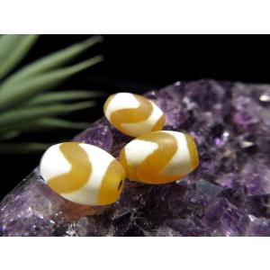 純真ホワイトカラー 四線虎牙天珠 しせんこがてんじゅ 縦サイズ:約15mm