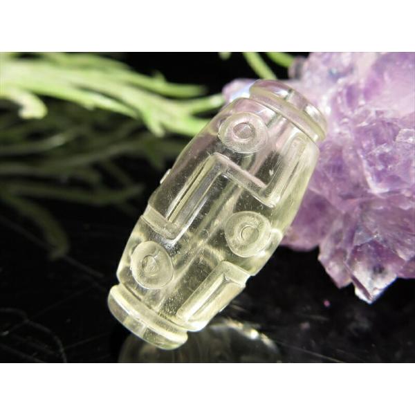 数量限定入荷 貴重天珠 リビアングラス 九眼天珠 長さ約23mm 重さ約3.7g エジプト政府採掘禁...