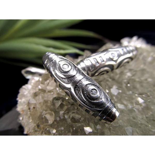 高純度の銀製 シルバー龍眼天珠 りゅうがんてんじゅ 長さ約26mm 1個売り 豪華絢爛 足銀 銀99...