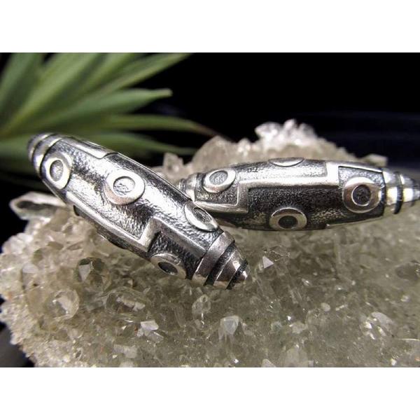 高純度の銀製 シルバー九眼天珠 くがんてんじゅ 長さ約36mm 1個売り 豪華絢爛 足銀 銀99% ...