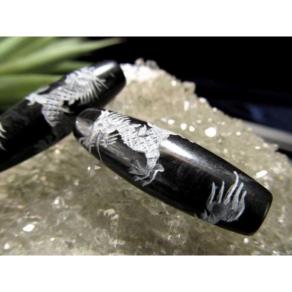 日本を代表する霊石 神居古潭石 カムイコタン石 龍玉付き五本爪龍神天珠 約39mm 1個売り 水石の...