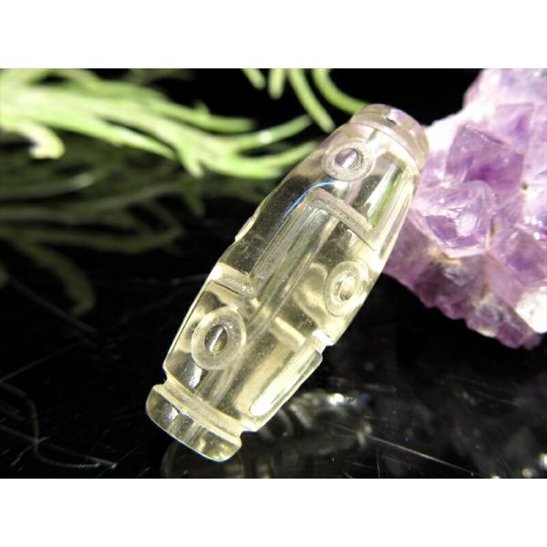 数量限定入荷 貴重天珠 リビアングラス 九眼天珠 長さ約28mm 重さ約3.7g エジプト政府採掘禁...