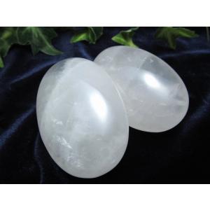 水晶 エッグ型 置物 重さ約80g-90g前後 高さ45mm-50mm前後 すべての