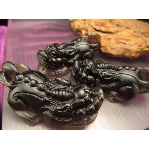 激安宣言 特大サイズ貔貅 ヒキュウ 財運の象徴フロストタイプ お守りとしても 透明オブシディアン 黒...