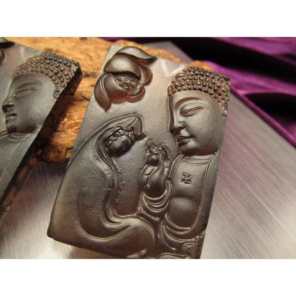 激安宣言 透明オブシディアン 黒曜石 仏と白衣観音彫り カービングプレート フロストタイプ 縦約57...