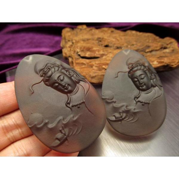 激安宣言 透明オブシディアン 黒曜石 白衣観音御尊顔彫り カービングプレート タイプB フロストタイ...