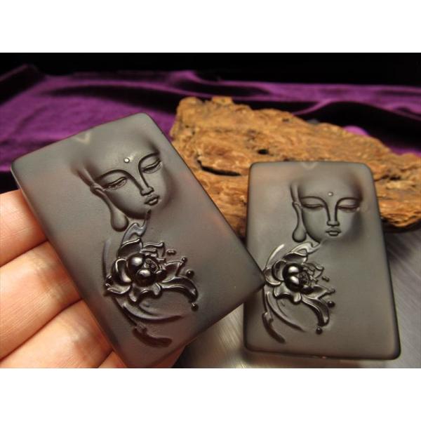 激安宣言 透明オブシディアン 黒曜石 仏の御尊顔と華彫り カービングプレート タイプD フロストタイ...