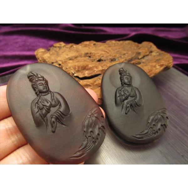 激安宣言 透明オブシディアン 黒曜石 白衣観音彫り カービングプレート タイプB フロストタイプ 縦...