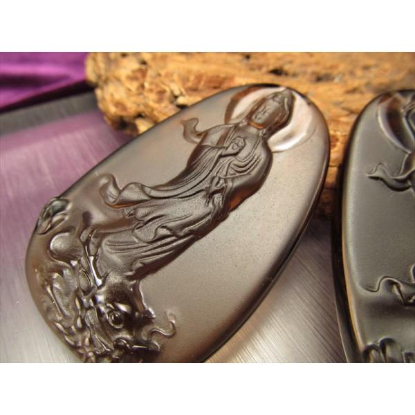 激安宣言 透明オブシディアン 黒曜石 騎龍観音彫り カービングプレート タイプA フロストタイプ 縦...