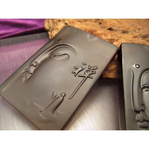 激安宣言 透明オブシディアン 黒曜石 仏の御尊顔と禅宗彫り カービングプレート タイプA フロストタ...