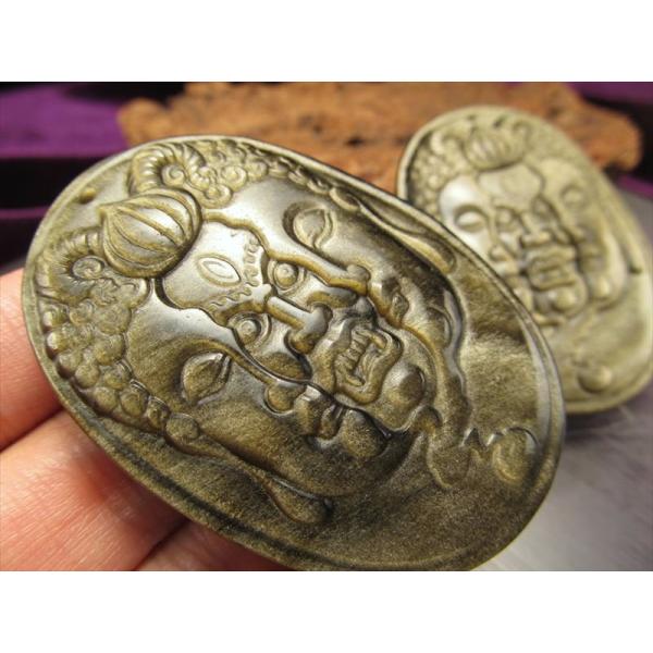 激安宣言 ゴールデンシャインオブシディアン 黒曜石 宝誌和尚モチーフ大仏彫りカービングプレート 縦約...