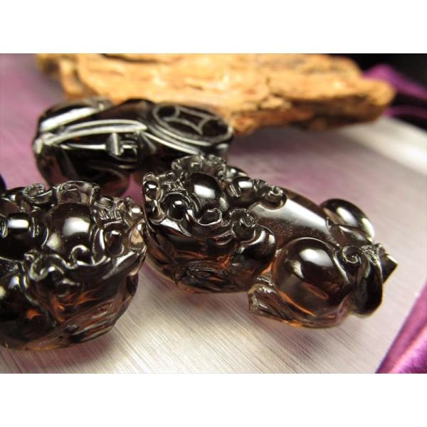 激安宣言 貔貅 ヒキュウ 透明オブシディアン 黒曜石 縦約30mm 1個売り メキシコ産 geki-...