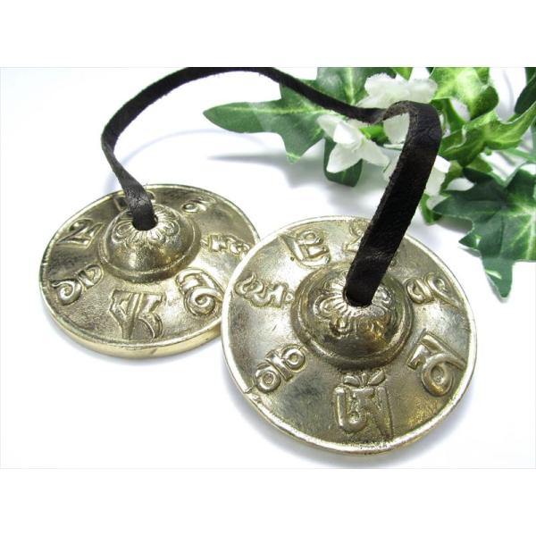 神聖な音色 動画あり チベット密教 ティンシャ マントラ 真言 直径約60mm-65mm 紐26cm...