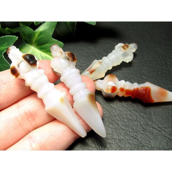 ホワイトタイプ カルセドニー 金剛杭 プルパ 1個売り 幅約48mm-53mm 重さ5g-6g ペン...