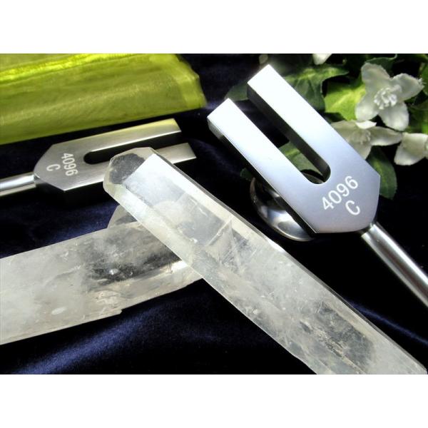 ヒマラヤ産 水晶ポイント付 クリスタルチューナー 音叉天然石浄化セット オーガンジー袋入り パワース...