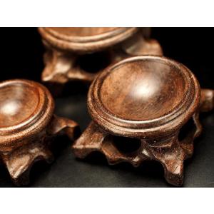 Mサイズ 丸玉用 木製台座 ブラウンカラー 円部分直径約43mm×高さ約24mm 天然木台座 趣きある質感 inmy パワーストーン