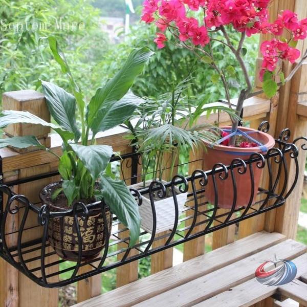 ハンギング手すりプランター植木鉢ホルダー、フック付き壁掛け植物ホルダー鉄バスケット、パティオポーチフ...