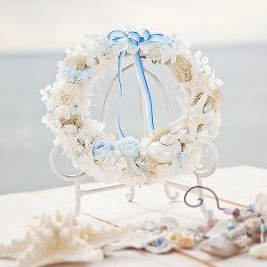 プリザーブドフラワー リース　玄関　おしゃれ 夏 プレゼント 誕生日 お祝い 結婚祝い 開店祝い ギフト お中元 【シェルリース 碧い海の想い出】