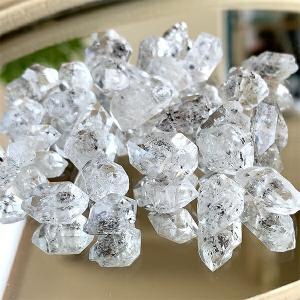 【訳あり】ハーキマーダイヤモンド（ラフカット　タンブルカット）大きさ　約2〜5×5〜10mm穴径　約0.5〜0.6mm10個