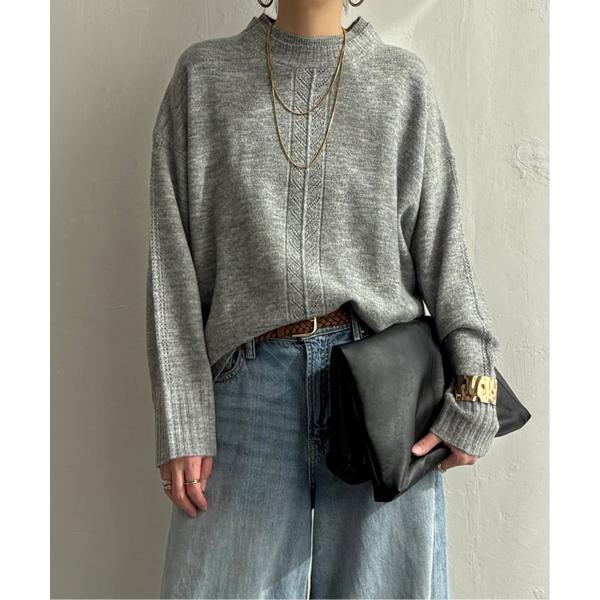 透かしラインバックスリットニット