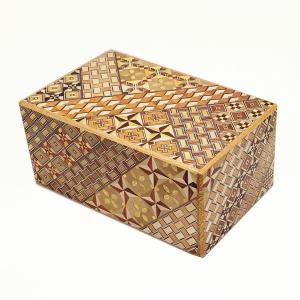 箱根寄木細工 秘密箱(からくり箱)14回仕掛け コインスペース付 箱根寄木細工 秘密箱(からくり箱)14回仕掛け コインスペース付