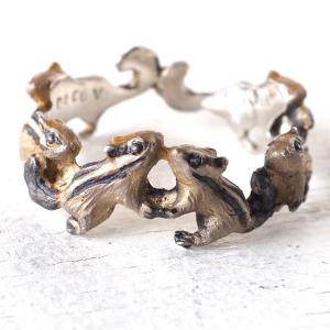 手作りアクセサリー DECOvienya（デコヴィーニャ）スズメとつる草の