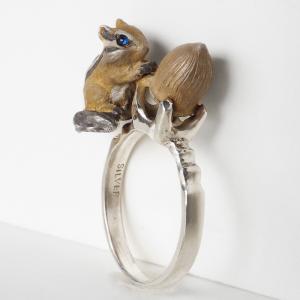 DECOvienya（デコヴィーニャ） 手作りアクセサリー 巣穴のモモンガ