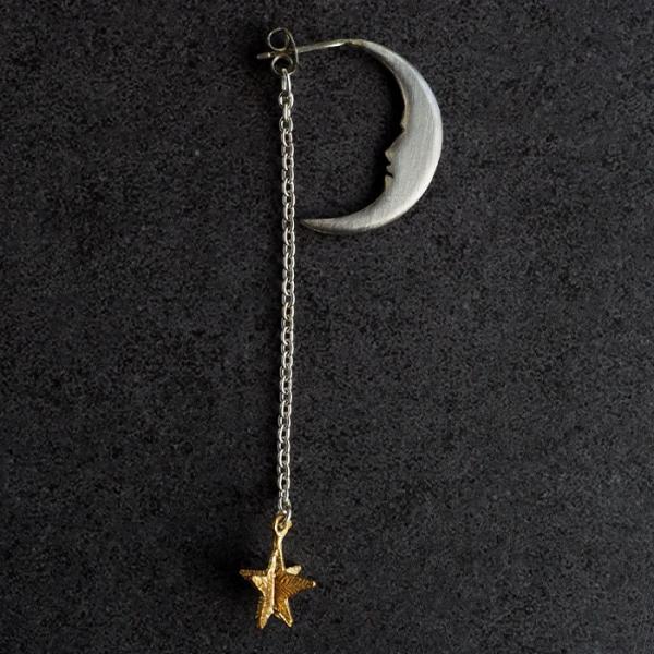 sasakihitomi(ササキヒトミ) 月と星のピアス Sサイズ・シルバーの月＆真鍮の星 片耳 /...