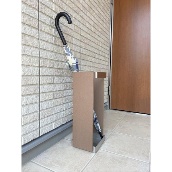 傘立て　スリム　おしゃれ　「樹脂デッキとステンレスの傘立て」　ブラウン