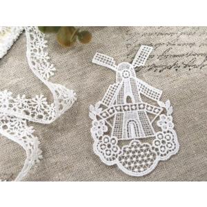 Crea◇スイスレースモチーフ レースを編む婦人2 : Crea(クリエ) - 通販