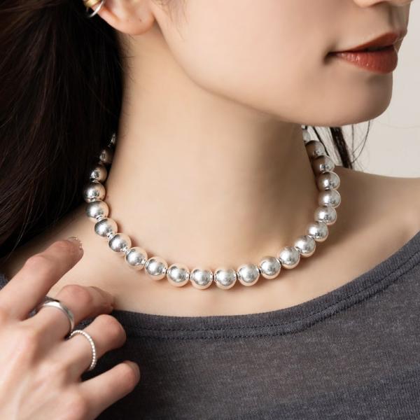 チョーカー ネックレス メタルボール 大粒 スフィア ヴィンテージ調 マット つや消し ボリューム ...