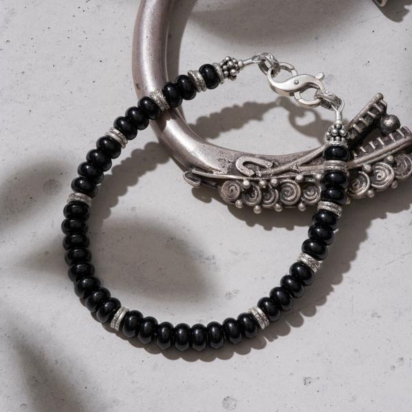 カレン 族 シルバー 漆黒の輝き オニキス ビーズ 直径6mm ブレスレット アンクレット メンズ ...