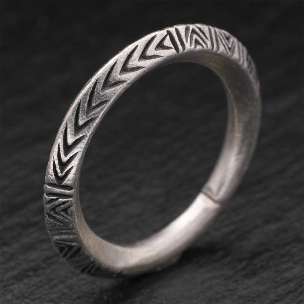 カレン 族 シルバー リング 11号〜21号 フリーサイズ メンズ レディース 民族文様 SV950