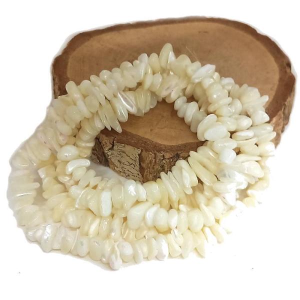 B-139 シェルビーズ ホワイト 粒大き目さざれ 1連約260粒 貝 真珠 アクセサリー 材料 パ...