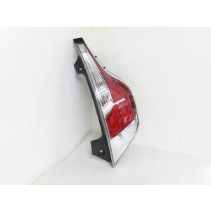 アクア DAA-NHP10 右テールランプ 81551-52D00 中期　スタンレー　52-297　...