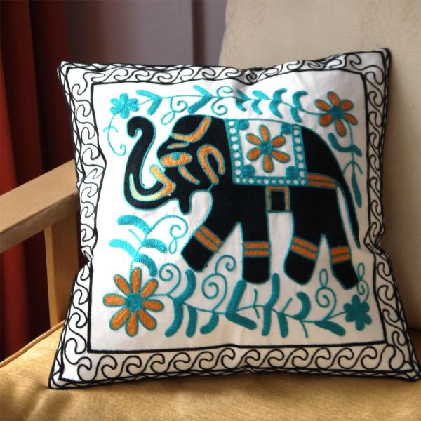 北欧風デザイン刺繍クッションカバー45×45 象