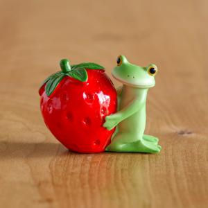 コポー カエル いちごとカエル Copeau コポー カエルの置物 かえる置物 カエル置物 カエルオブジェ カエルフィギュア ダイカイ 雑貨 クッチーナ