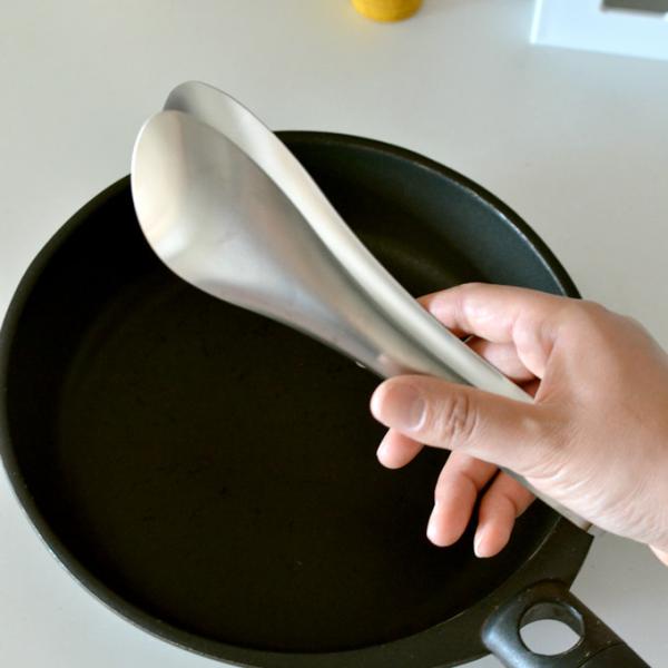 在庫限り トング ステンレス 穴なし 柳宗理 燕三条 おしゃれ 日本製 調理器具 調理道具 盛り付け...