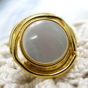 金属キャストをサイドに巻いた土台の 貝 ボタン（1276) CPB-022　15mm クリスマス 爆...