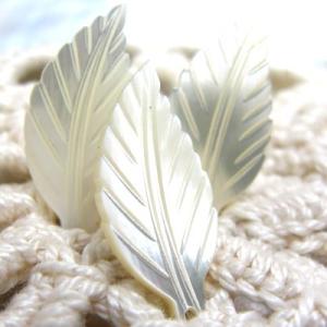 高瀬貝を使用した手作り 貝 パーツ リーフA 3個入り クリスマス 爆買