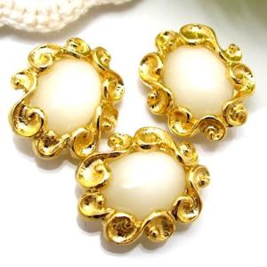 訳あり 在庫限り 透明感あるポリを使用したアンティークの鏡の様なデザインの 金属 ボタン（G-504...