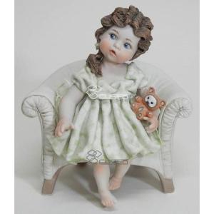 陶器人形 ソファに座る女性と手を差し出す男性 西洋陶器 インテリア