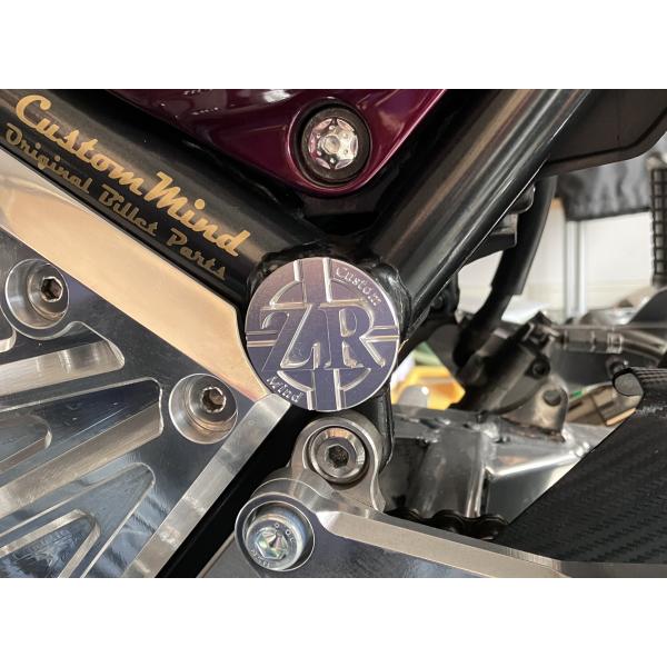 ゼファー1100/400/X用フレームホールプラグZR光沢アルマイトシルバー