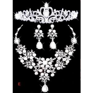 全品二枚！結婚式二次会披露宴花嫁ティアラ+ネックレス+イヤリングピアス三点セット　ウェディング小物　ブライダル　プリンセス