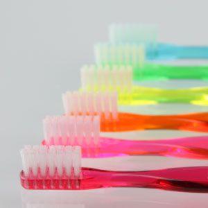 歯ブラシ サムフレンド ＃２０（ミニ） ６本  お色は当店お任せです(メール便4点まで) 爆買