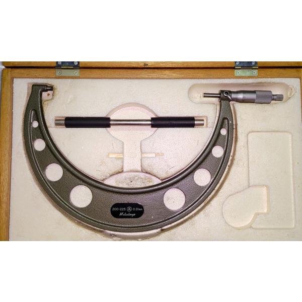 ミツトヨ　外側マイクロメーター　0.01mm　200-225ｍｍ　中古品　NO,383