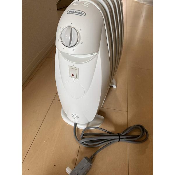 DeLonghi オイルラジエターヒーター 小型L字型フィン5枚 1?3畳用 TRN0505JS