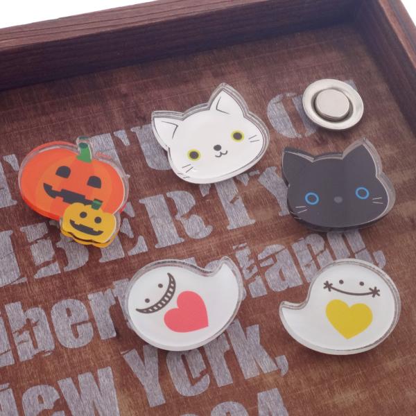 ハロウィンバッジ アクリルバッジ 穴を開けない マグネット式 ハロウィンチャーム 景品 販促品 ハロ...